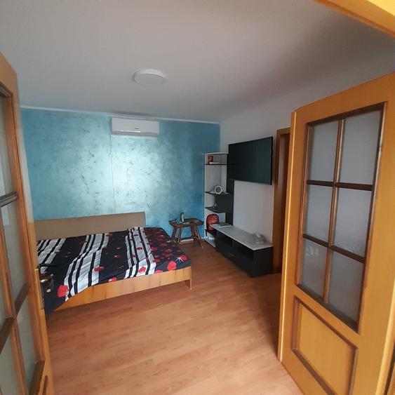 Casă cu 3 camere cu Teren 2250 Mp în Sintești