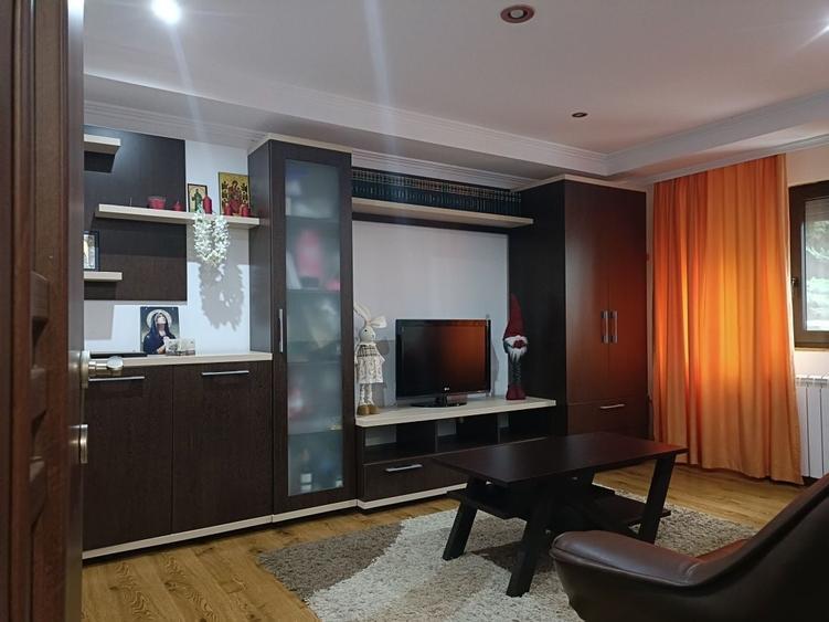 Apartament cu 3 camere in Panciu - 1