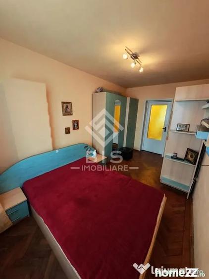 Apartament cu 3 camere decomandat în Central