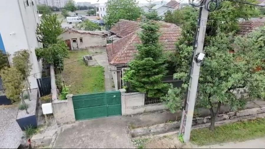 Casă cu 3 camere în Centura
