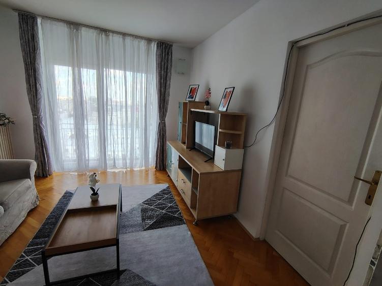 Apartament cu 3 camere decomandat în Unirii