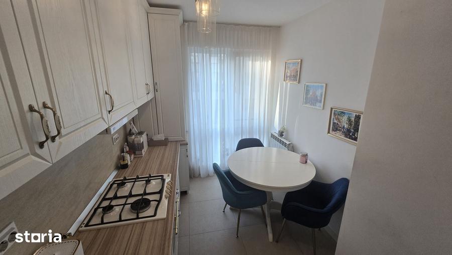 Apartament cu 3 camere decomandat în Central