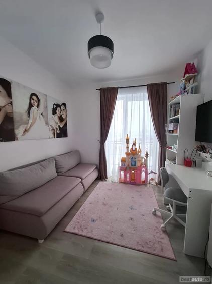 Casă cu 5 camere cu Teren 300 Mp în Gulia