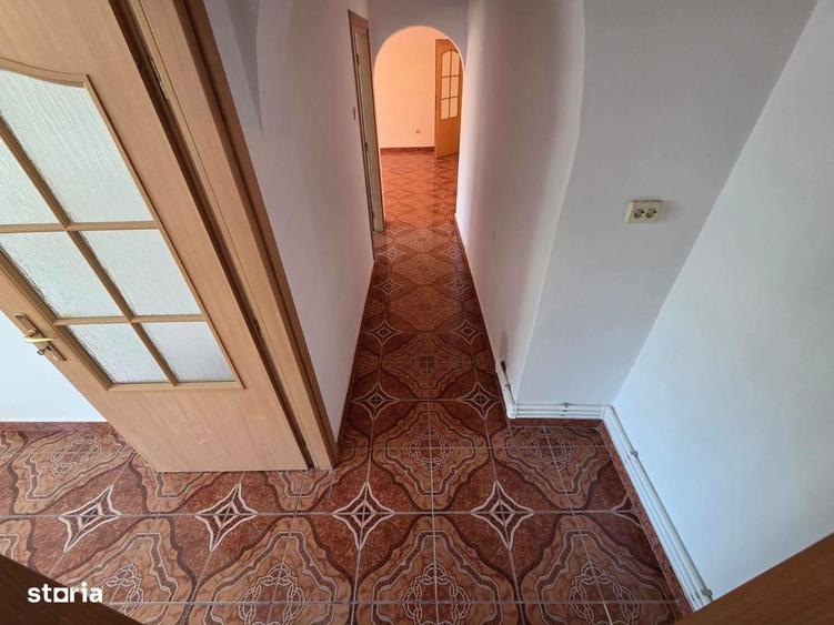 Apartament 3 Camere, Complet Renovat Zona Piata Vest, 70mp, etajul.3 - 12