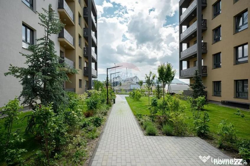 Apartament cu 2 camere decomandat în Tractorul