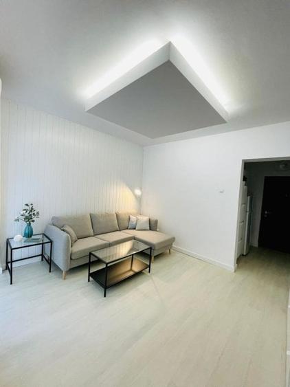 Apartament cu 2 camere semidecomandat în Regina Elisabeta