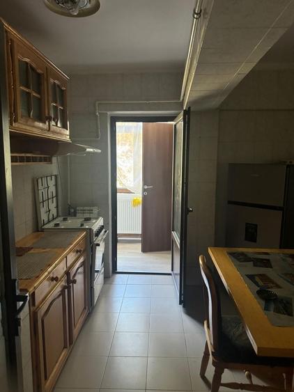 Apartament cu 3 camere decomandat în Slănic-Moldova