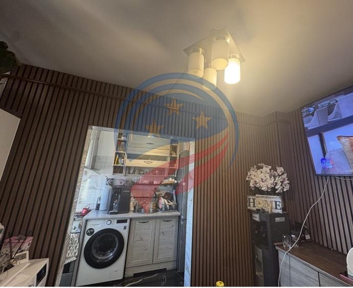 Apartament cu 3 camere decomandat în Craiovița Nouă