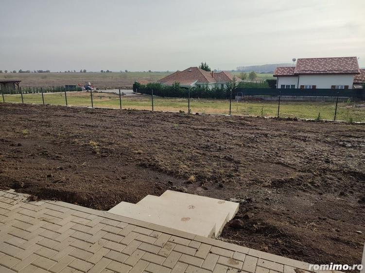 Casă cu 5 camere cu Teren 500 Mp în Sânandrei