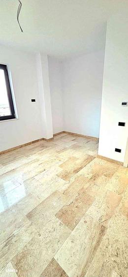 Casă cu 4 camere cu Teren 500 Mp în Central
