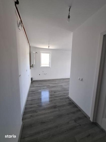 Apartament cu 3 camere în Săsar