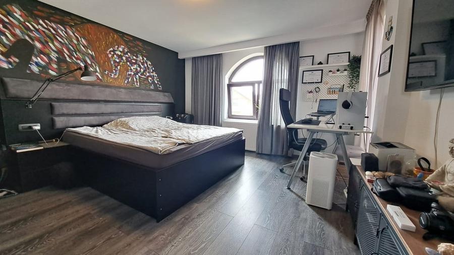 Casă individuală cu 5 camere cu Teren 300 Mp în Tunari