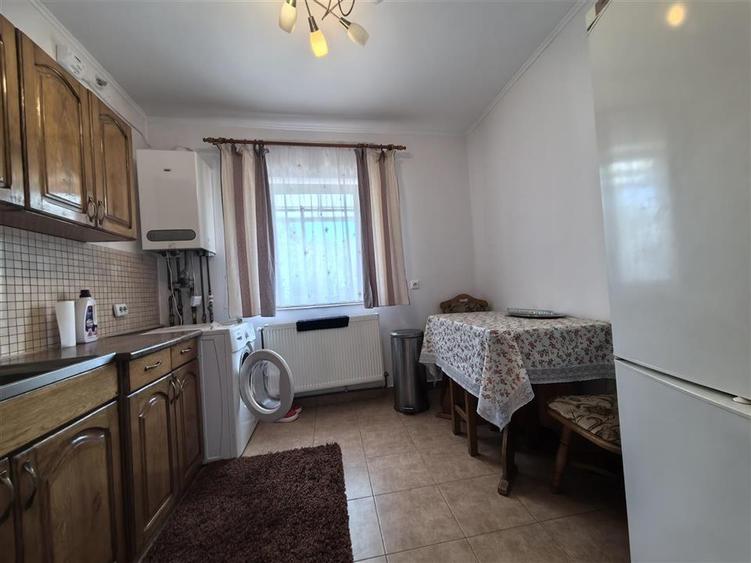Casă cu 3 camere cu Canalizare în Grădiște
