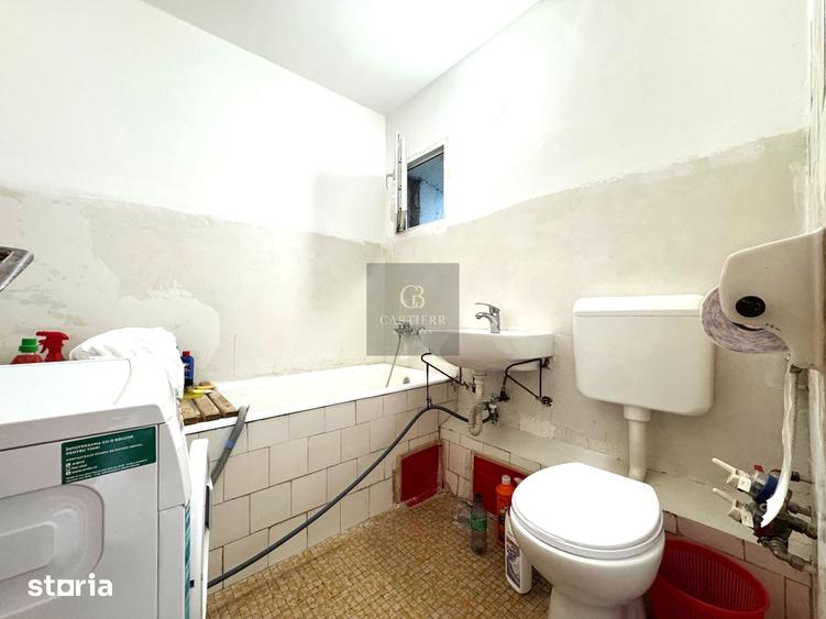Apartament cu 3 camere decomandat în Moșilor