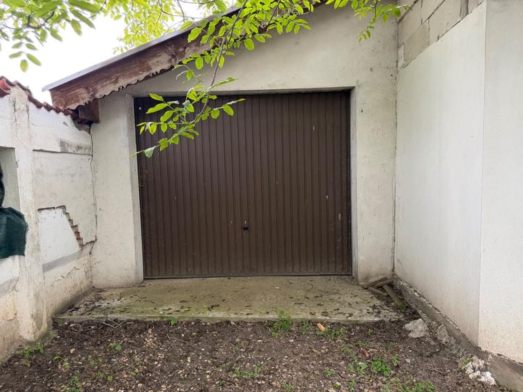 Casă cu 4 camere în Perișor
