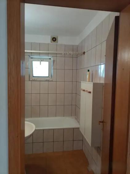 Apartament cu 5 camere decomandat în Unirii