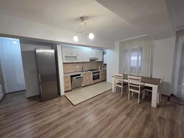 Apartament cu 3 camere decomandat în Miroslava