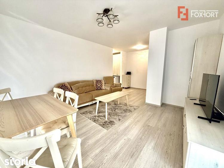 Apartament cu 2 camere semidecomandat, mobilat în Est