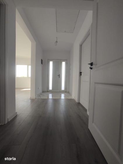 Casă cu 3 camere în Ciurbești