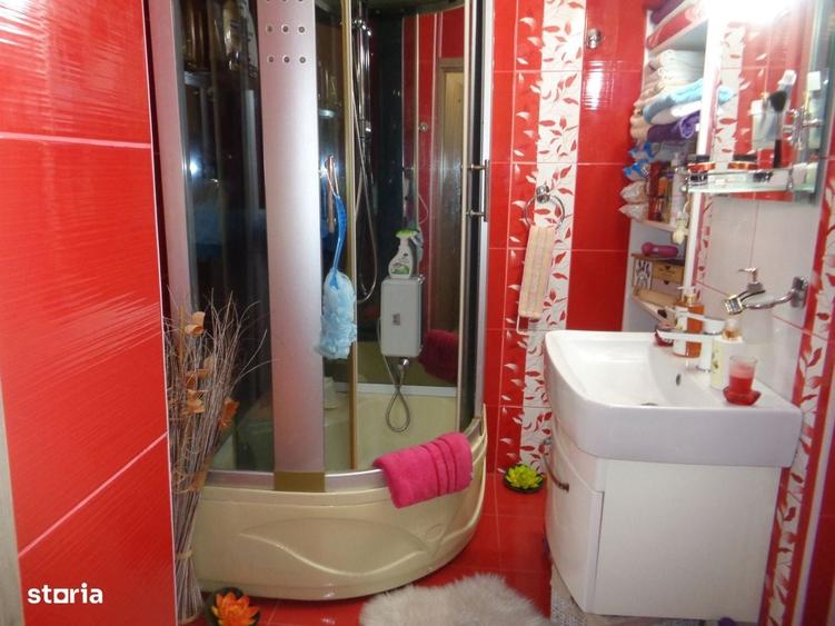 Apartament cu 2 camere în Intim