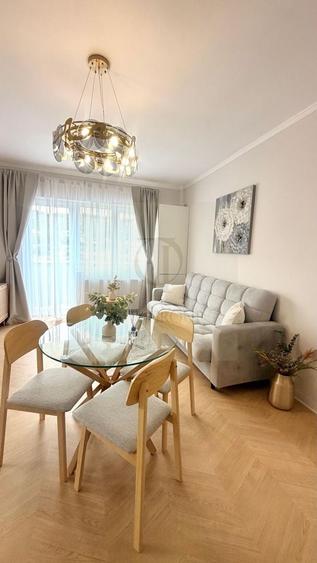 Apartament cu 3 camere semidecomandat în Florești