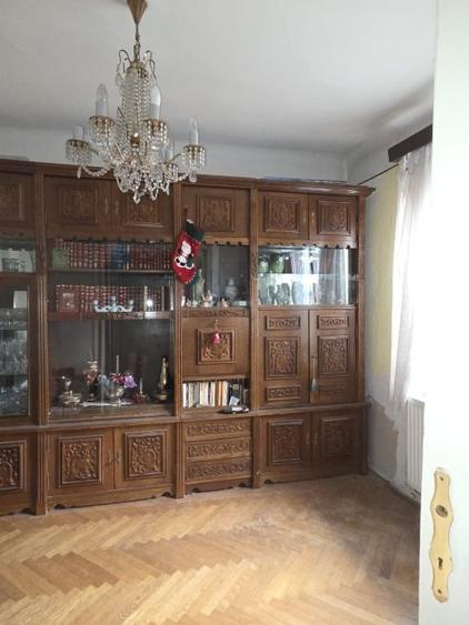 Casă individuală cu 5 camere cu Canalizare în Obor