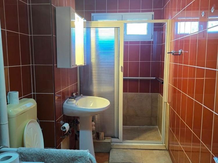 Apartament cu 4 camere decomandat, mobilat în Titan