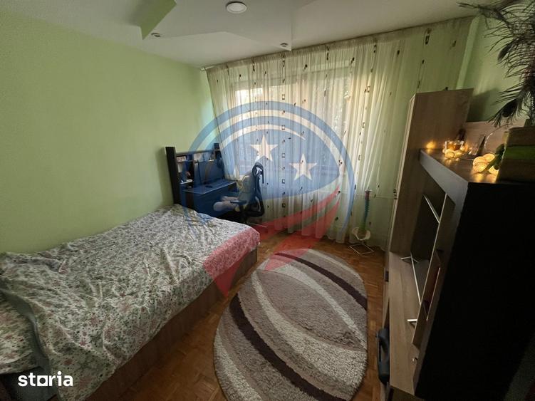 Apartament cu 2 camere decomandat în Rovine