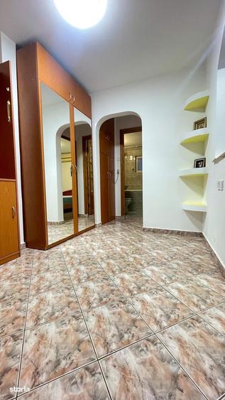Apartament cu 2 camere decomandat în Nicolina