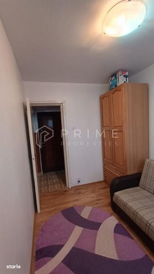 Apartament cu 3 camere semidecomandat în Dâmbu Pietros