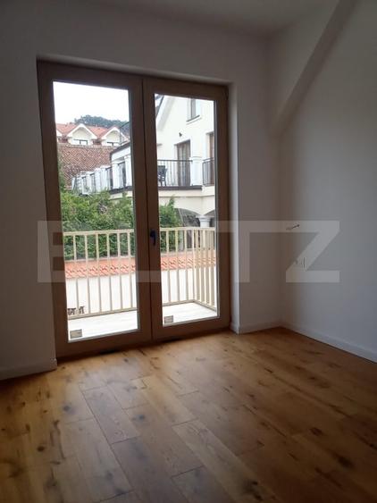 Apartament cu 3 camere decomandat în Râșnov
