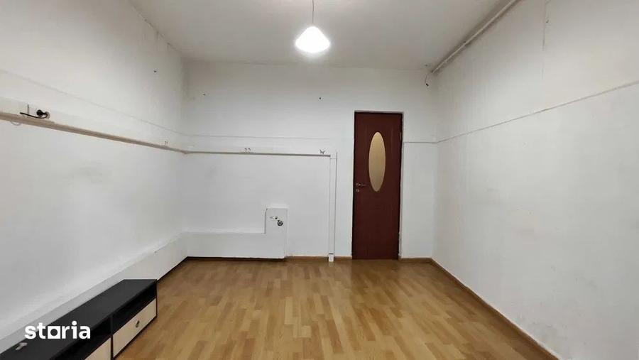 Casă cu 6 camere cu Teren 165 Mp în Centrul Civic