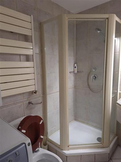 Apartament cu 3 camere decomandat, mobilat în Târgu Cucu
