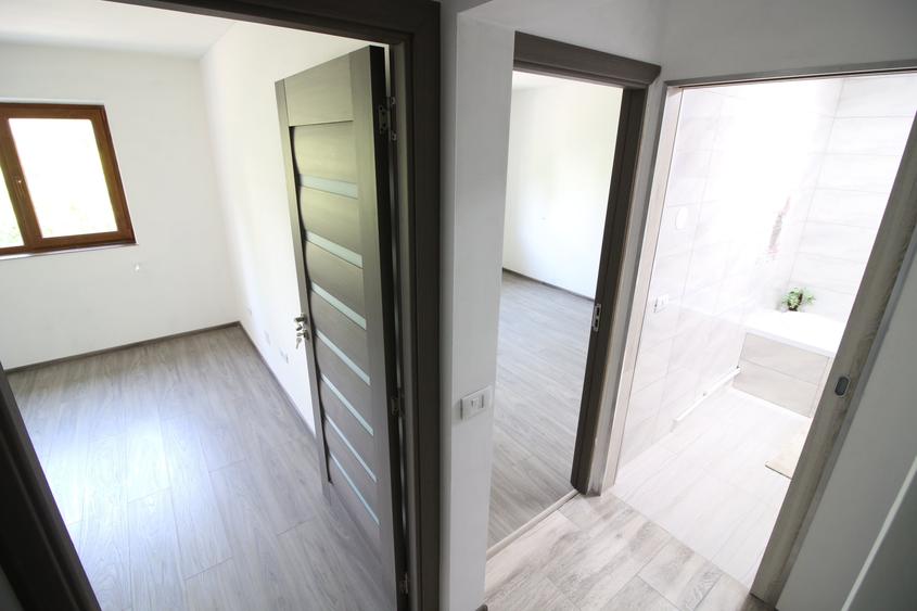 Apartament cu 3 camere decomandat în Țiglina 1