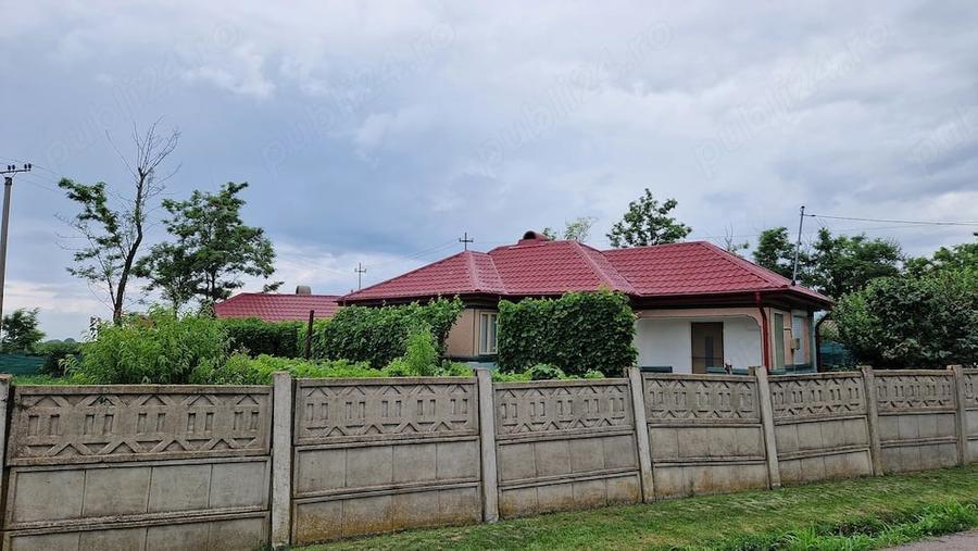 Casă cu 3 camere cu Teren 1300 Mp în Boldești