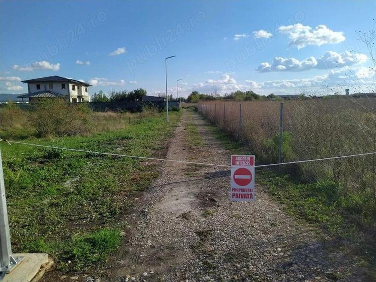 Teren de 800 mp, în Ferme