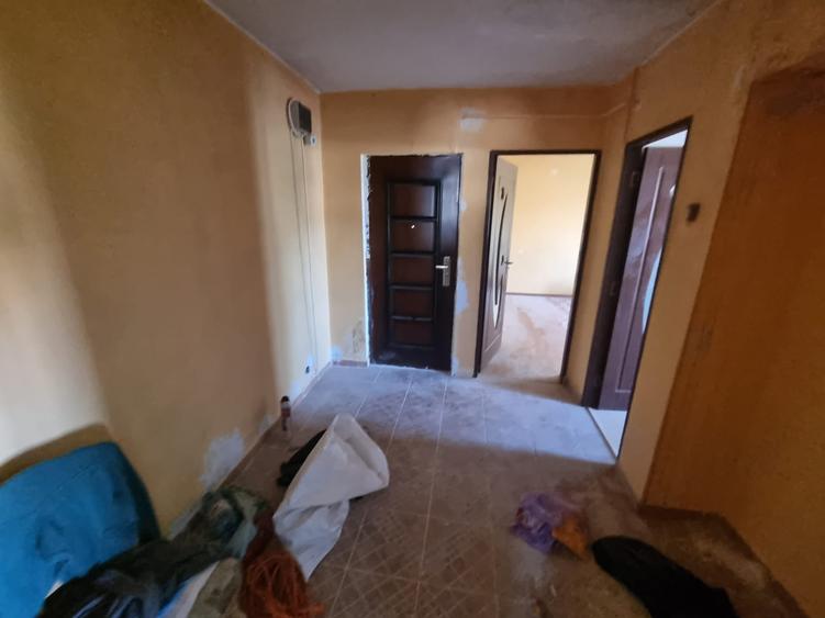 Apartament cu 2 camere decomandat în Tomești