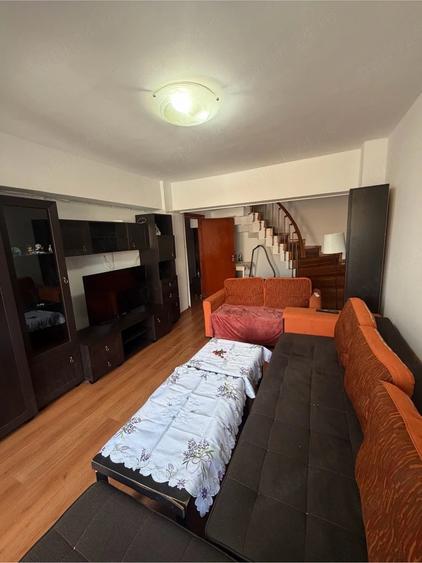 Apartament cu 4 camere decomandat, mobilat în Unirii