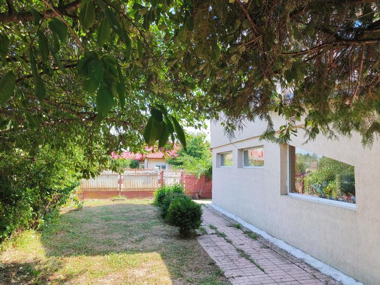 Casă individuală cu 5 camere cu Canalizare în Gruiu