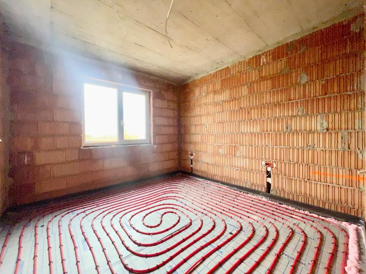 Apartament cu 2 camere decomandat în Moșnița Nouă