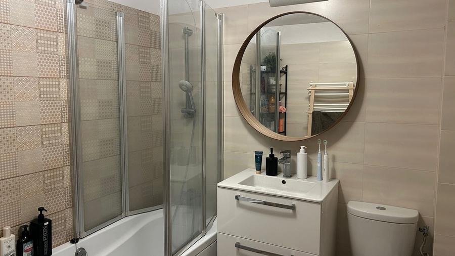 Apartament cu 4 camere semidecomandat în Basarab