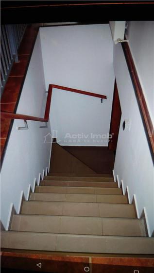 Casă cu 5 camere cu Teren 7241 Mp în Central