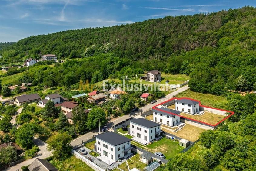 Casă individuală cu 5 camere cu Canalizare în Argeșelu