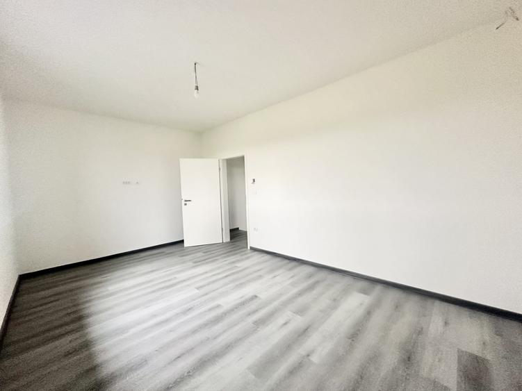 Duplex cu 4 camere cu Canalizare în Moșnița Nouă