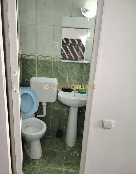 Garsonieră decomandată, mobilată în Lipscani