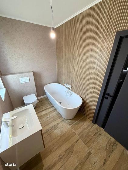 Casă cu 4 camere decomandat în Central