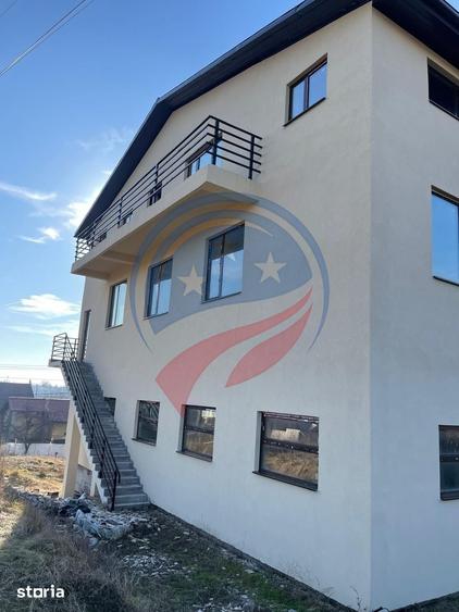 Spațiu comercial, de 1,037 mp, în Coșoveni