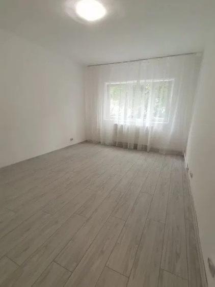 Apartament cu 2 camere decomandat în Tătărași — fotografia 3
