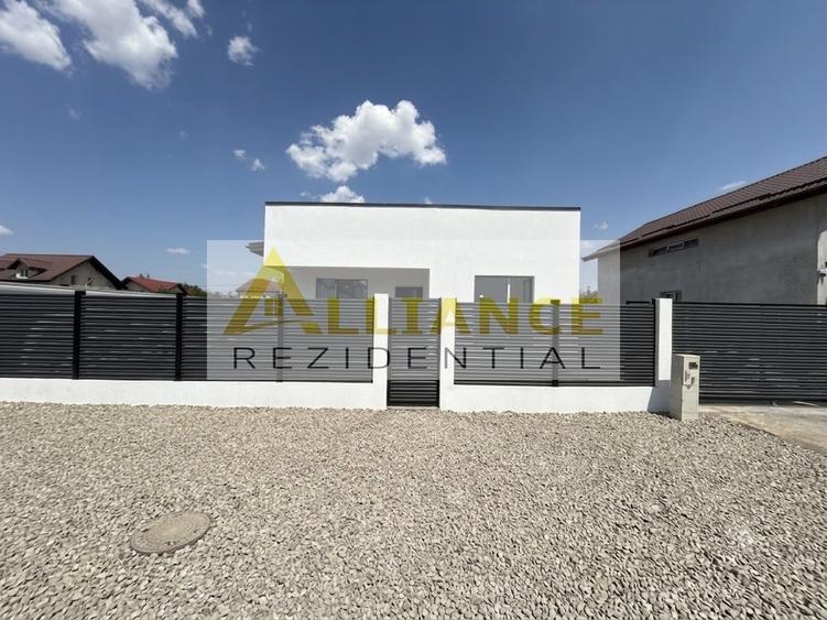 Casă individuală cu 4 camere decomandat cu Canalizare în Berceni