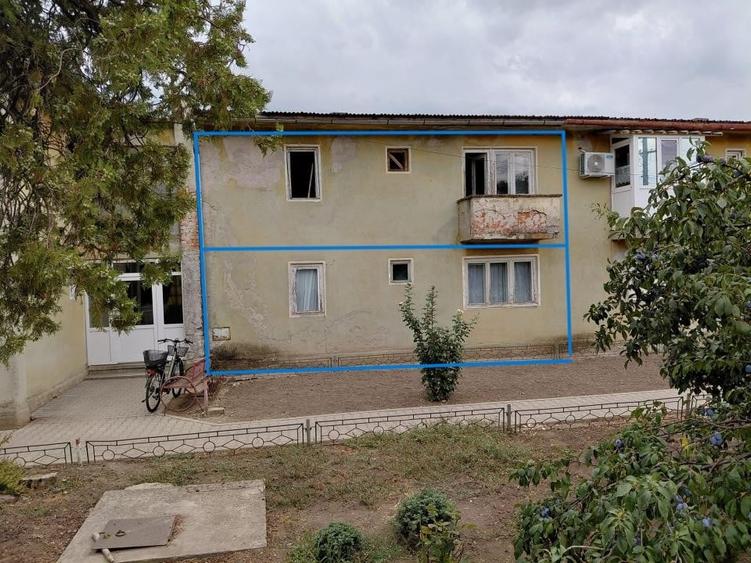 Apartament cu 4 camere decomandat în Peregu Mare